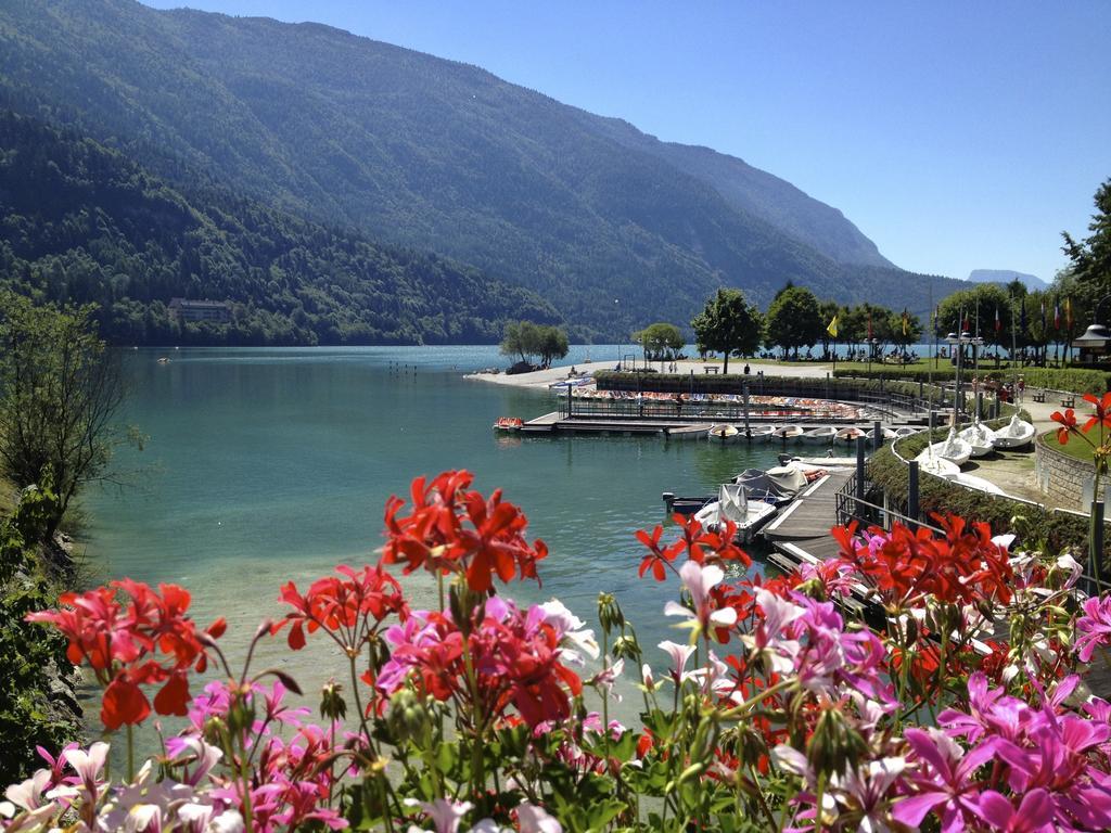 Alledolomiti Boutique Lake Hotel - Adults Friendly Molveno Exteriör bild