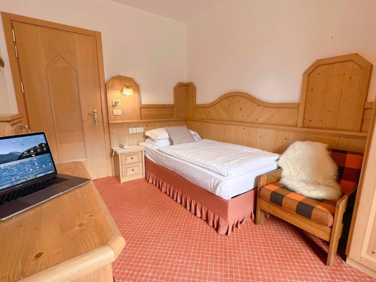 Alledolomiti Boutique Lake Hotel - Adults Friendly Molveno Exteriör bild