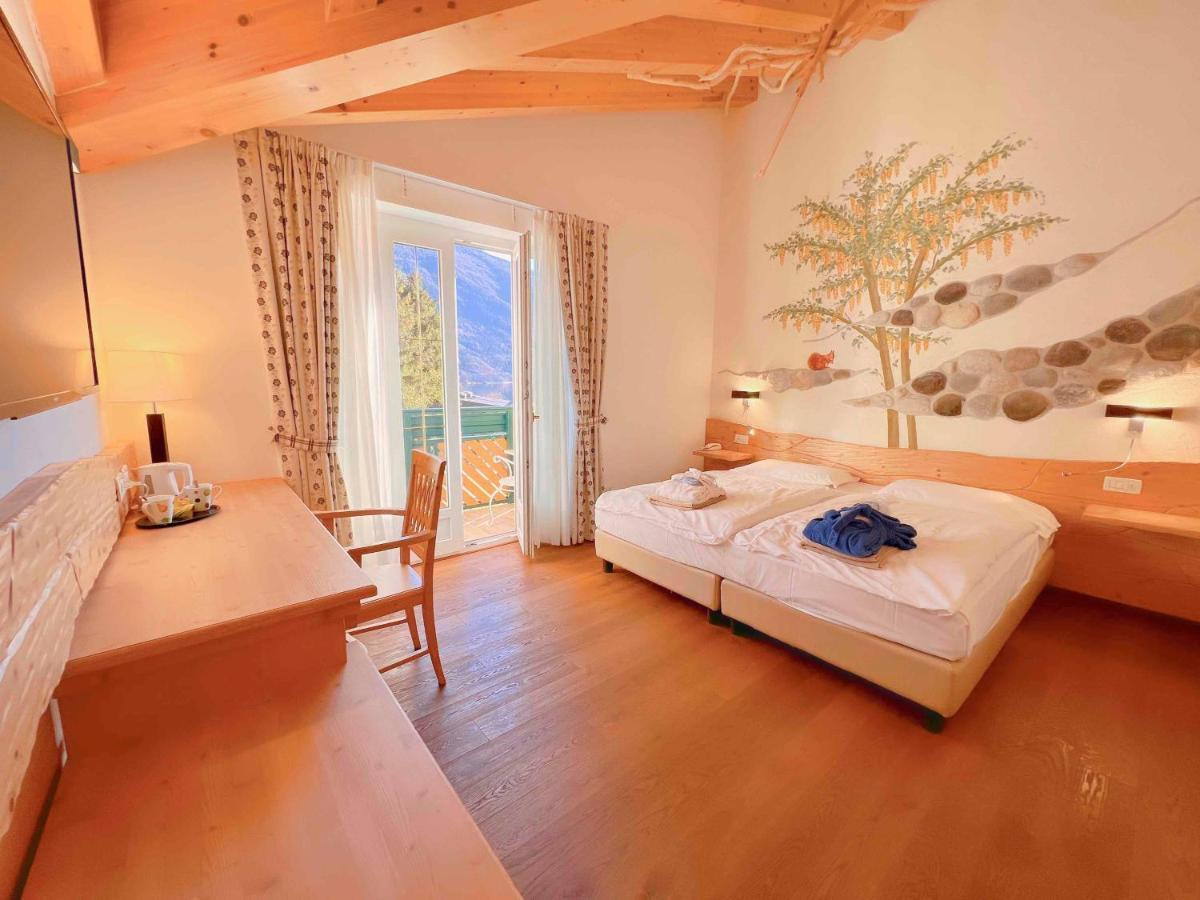 Alledolomiti Boutique Lake Hotel - Adults Friendly Molveno Exteriör bild