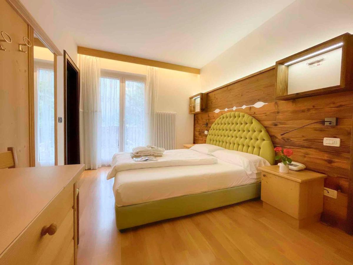 Alledolomiti Boutique Lake Hotel - Adults Friendly Molveno Exteriör bild