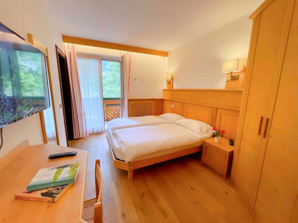 Alledolomiti Boutique Lake Hotel - Adults Friendly Molveno Exteriör bild