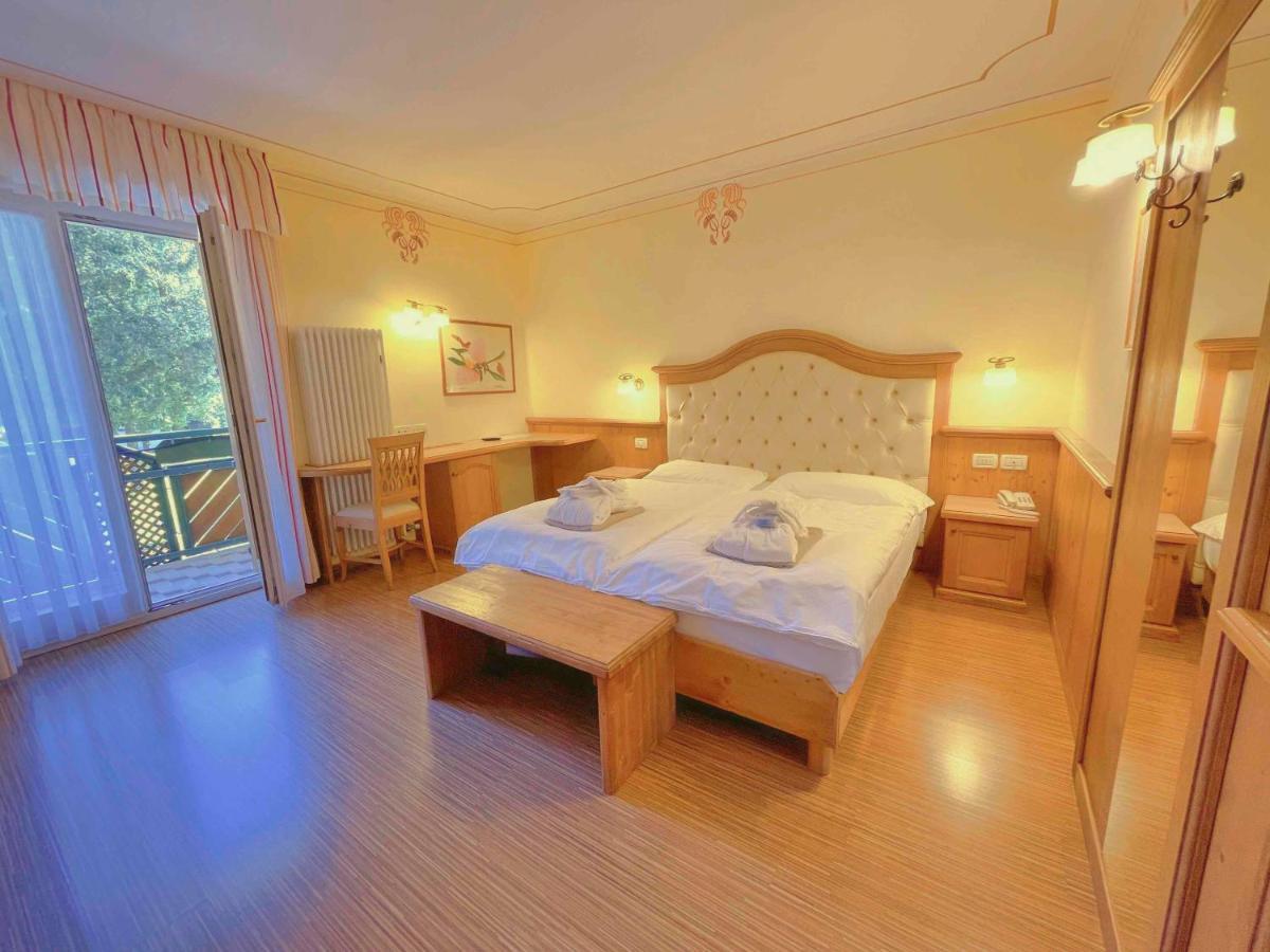 Alledolomiti Boutique Lake Hotel - Adults Friendly Molveno Exteriör bild