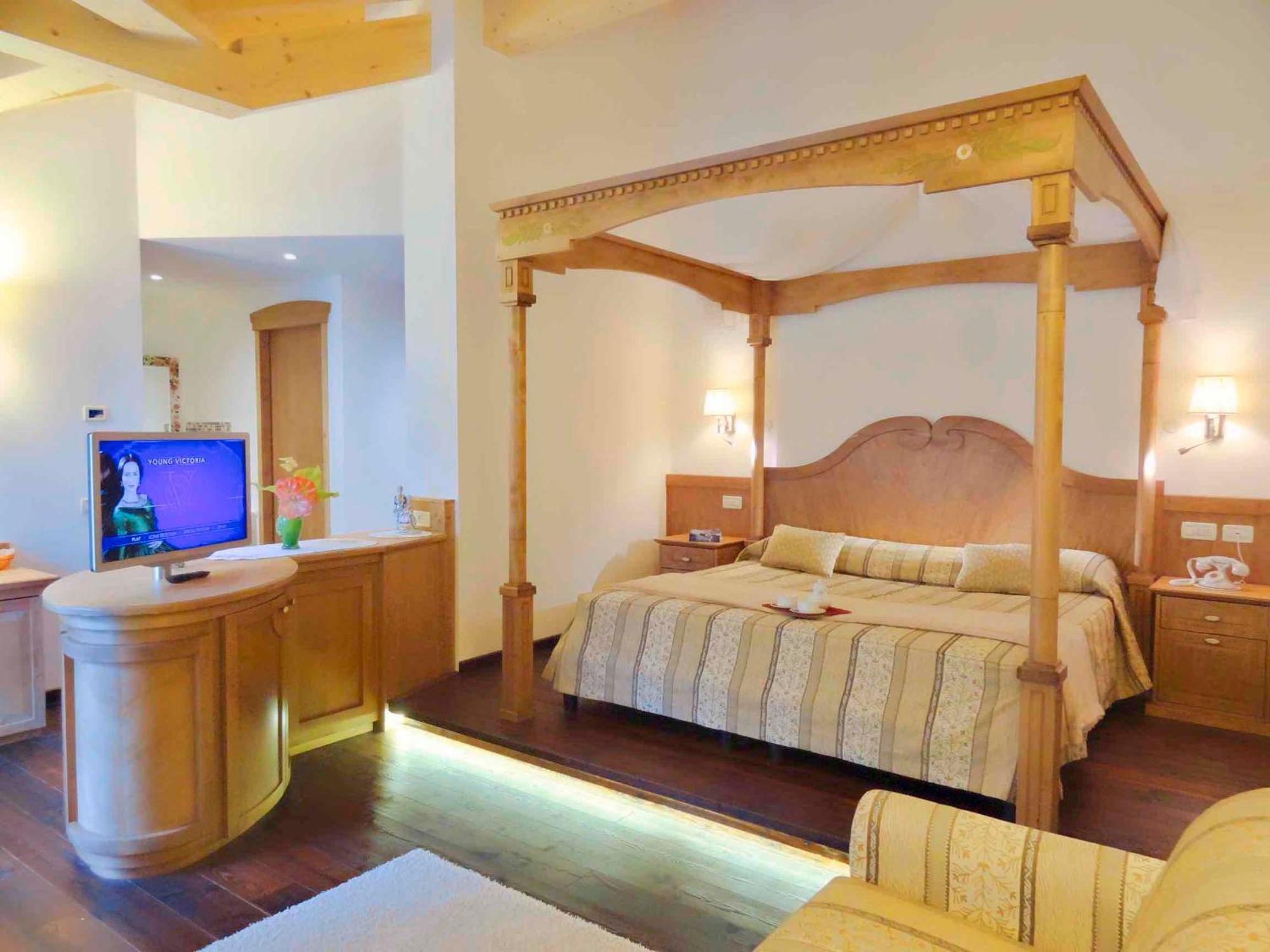 Alledolomiti Boutique Lake Hotel - Adults Friendly Molveno Exteriör bild